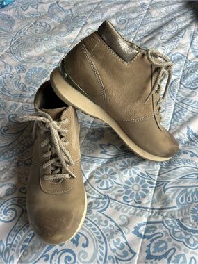 Dansko Ginny Burnished Tan Taupe Shimmer Leather Sneaker Ankle Boots